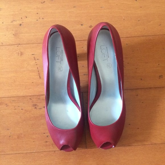 Ann Taylor Loft Shoes Red Leather Peep Toe Pump - Picture 1 of 3